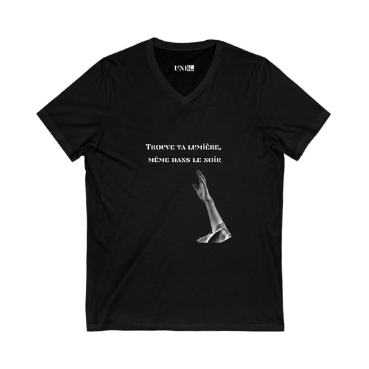 Trouve Ta Lumière Même Dans Le Noir Tee — UNIK.